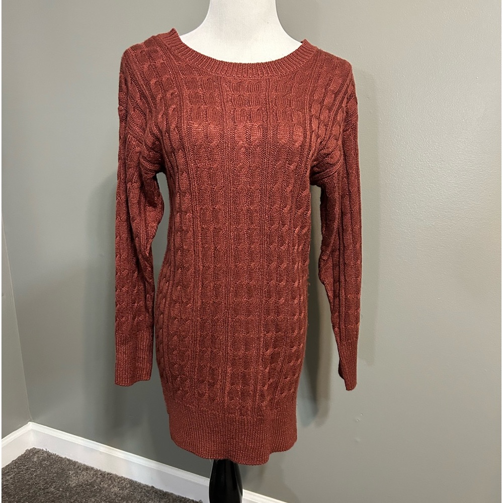 Purple snow women’s size medium long‎ sleeve, sweater with lace up back